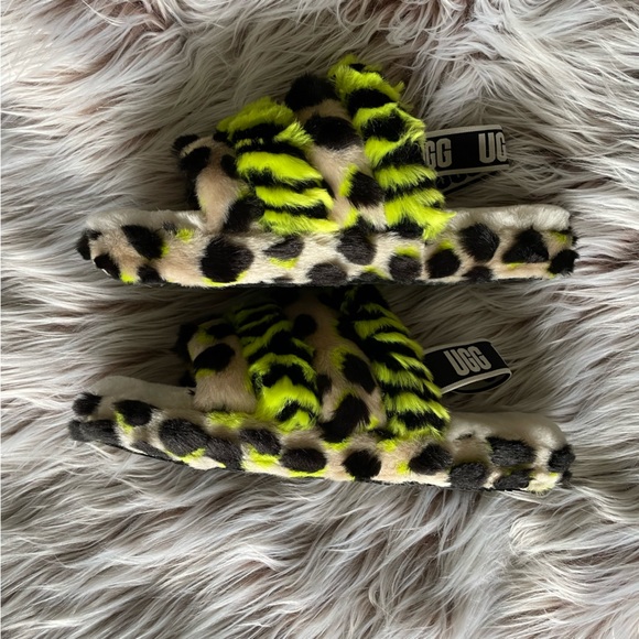 NWOT Ugg Fluff Yeah Green Animal Print Sandals - Picture 3 of 9